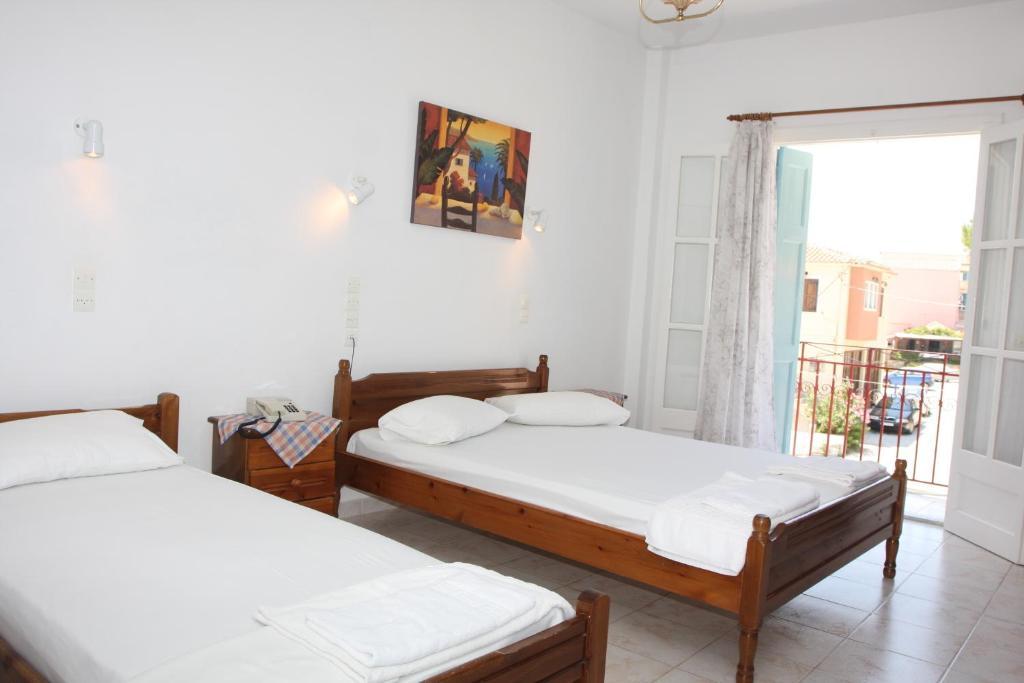 Akrogiali Hotel Plomari Exterior photo