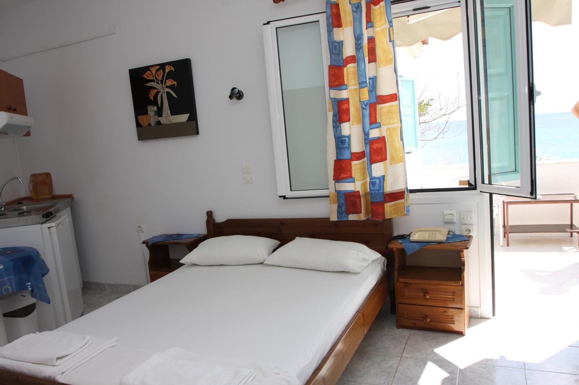 Akrogiali Hotel Plomari Exterior photo